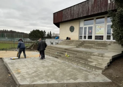 Rekonstrukce schodiště a dlažby